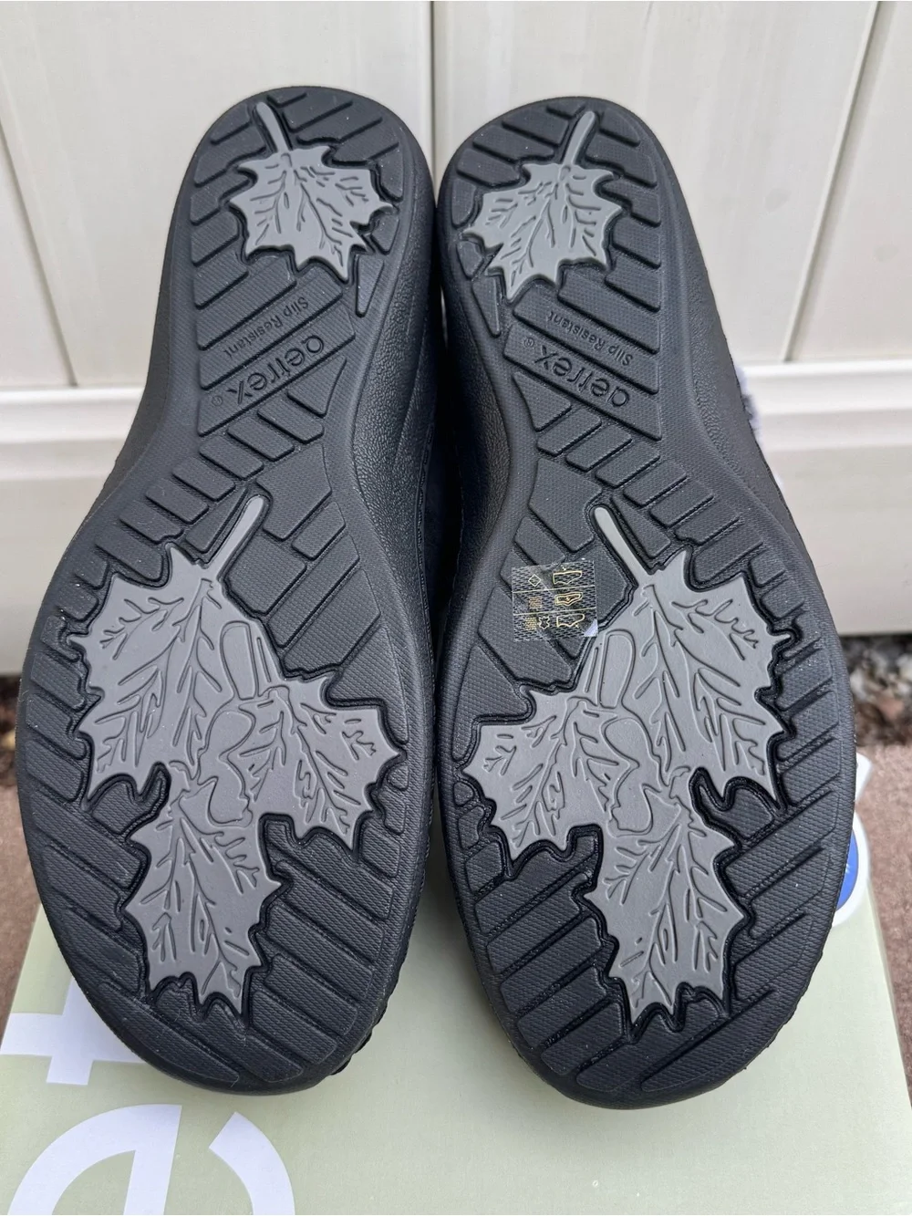 Aetrex Chrissy Furry Slip On Black - Brand New With Tags!